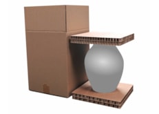 Online shipping box with protection